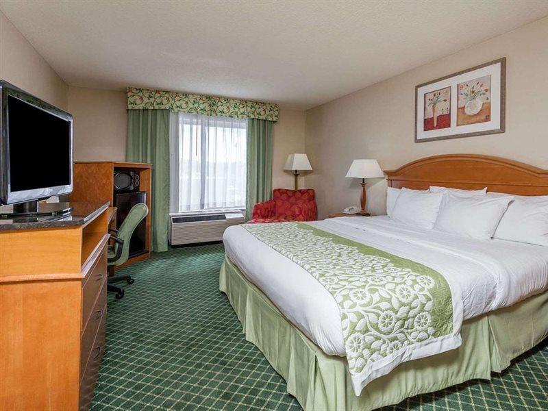 Days Inn & Suites By Wyndham Warren Esterno foto