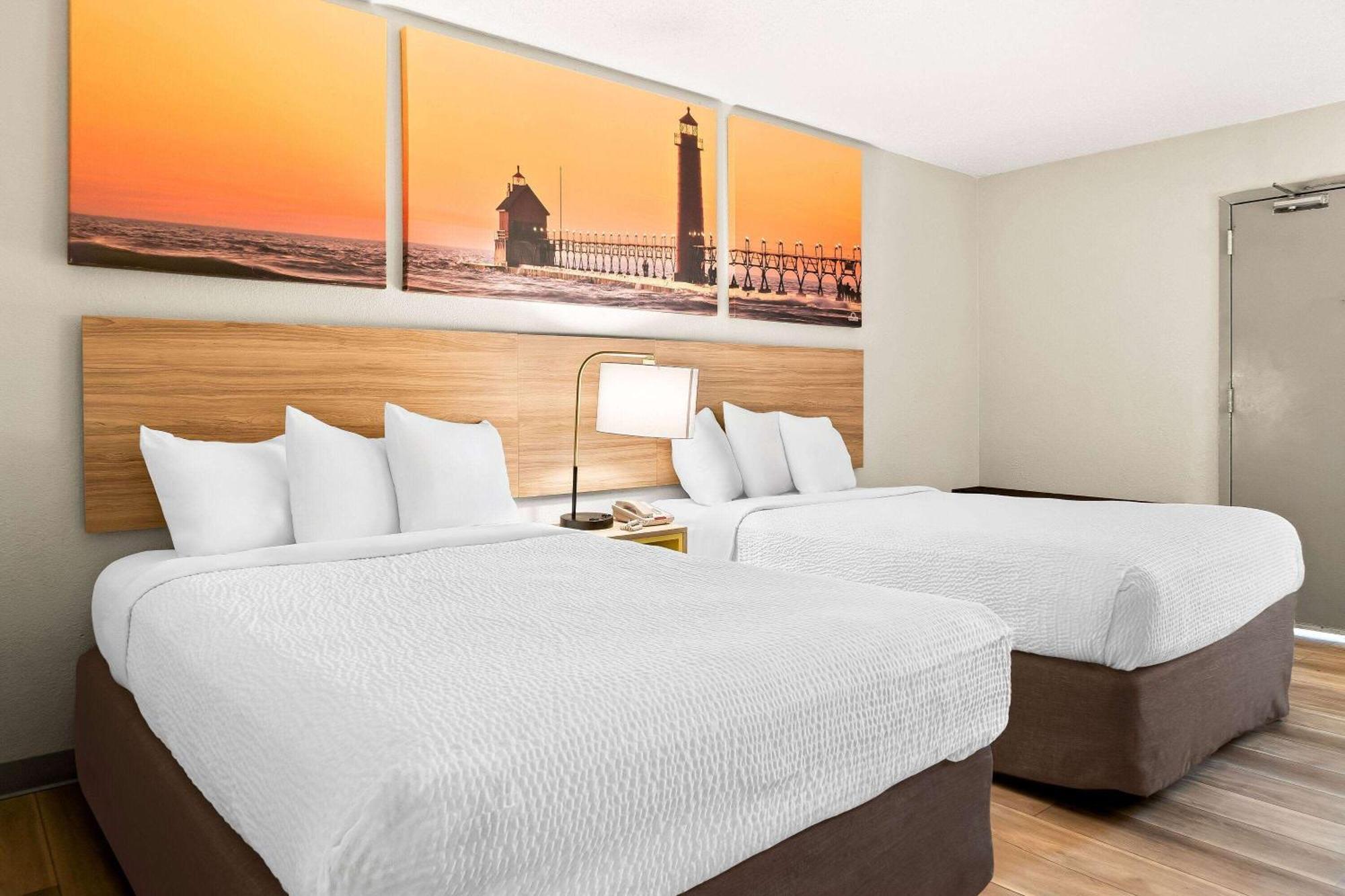 Days Inn & Suites By Wyndham Warren Esterno foto